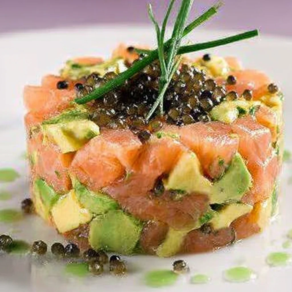 Tartar de salmón ahumado con aguacate
